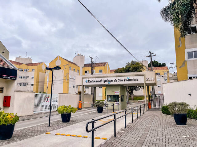 #83 - Apartamento para Venda em Curitiba - PR - 1