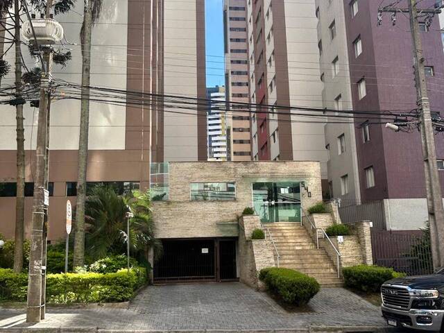 #142 - Apartamento para Venda em Curitiba - PR